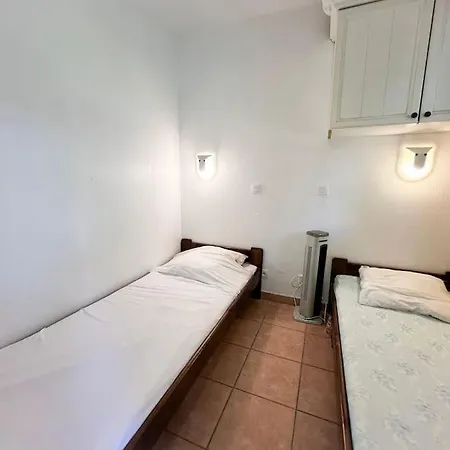 Apartment Avec Piscine Et Acces A La