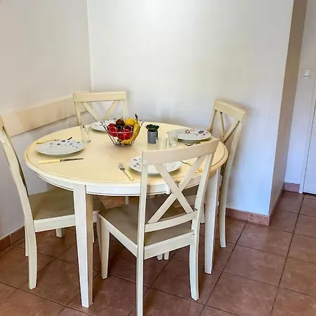 Avec Piscine Et Acces A La * Six-Fours-les-Plages